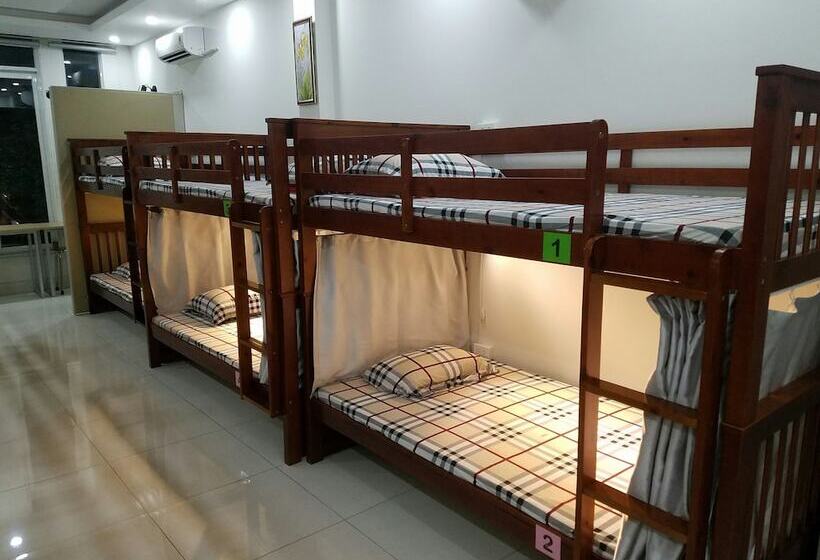 تختخواب در اتاق مشترک, Natural House Hostel