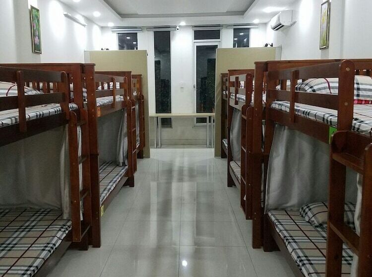 تختخواب در اتاق مشترک, Natural House Hostel