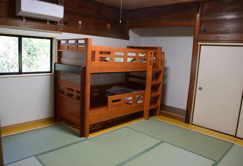 二段ベッド付き家族用アパートメント, Hanareya