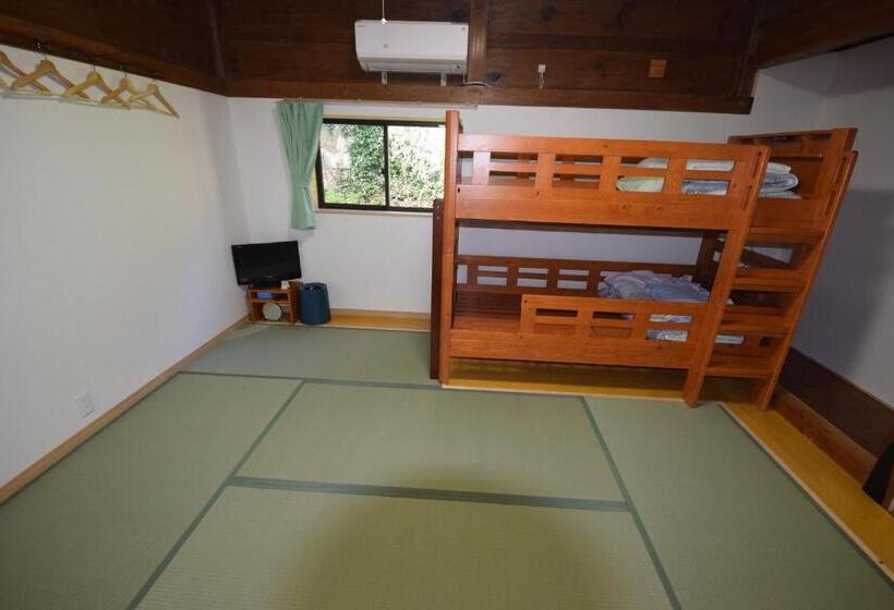 二段ベッド付き家族用アパートメント, Hanareya