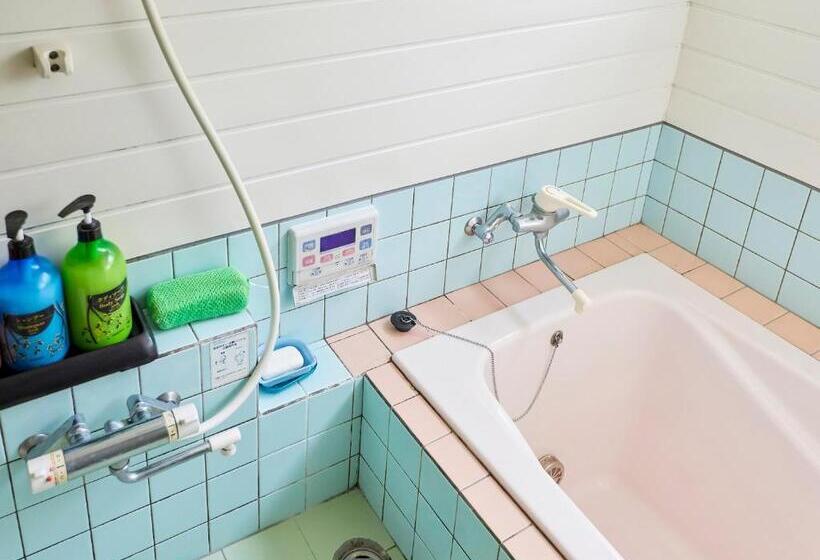 二段ベッド付き家族用アパートメント, Hanareya