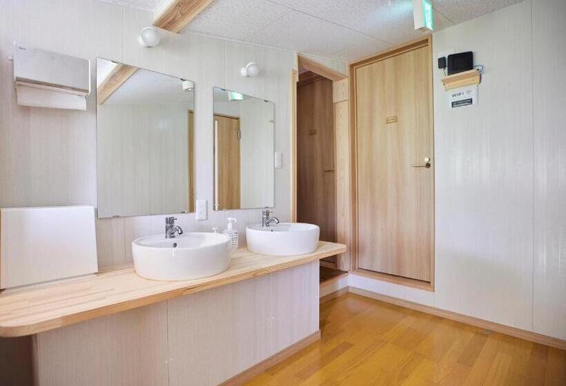 二段ベッド付き家族用アパートメント, Hanareya