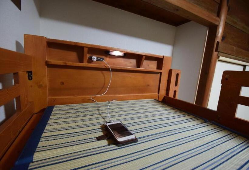 二段ベッド付き家族用アパートメント, Hanareya