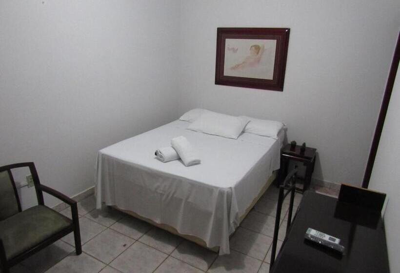 جناح, Pousada Sol De Verão