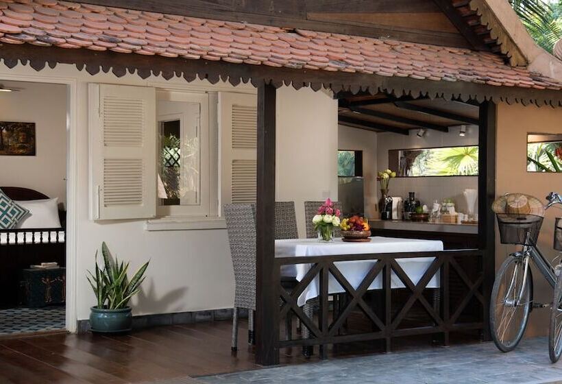 خانه 1 خوابه, Mane Family Vacation