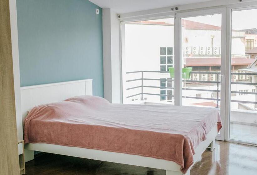 آپارتمان 1 خوابه با تراس, White & Wood