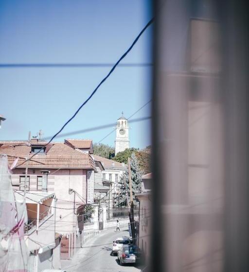 استودیوی استاندارد, White & Wood