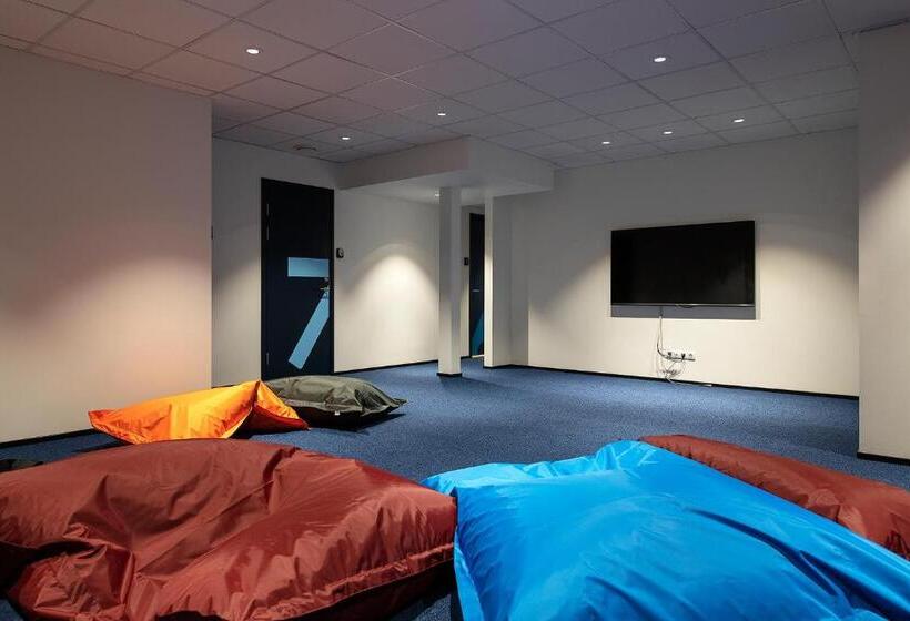 اتاق استاندارد چهار تخته, Neotel