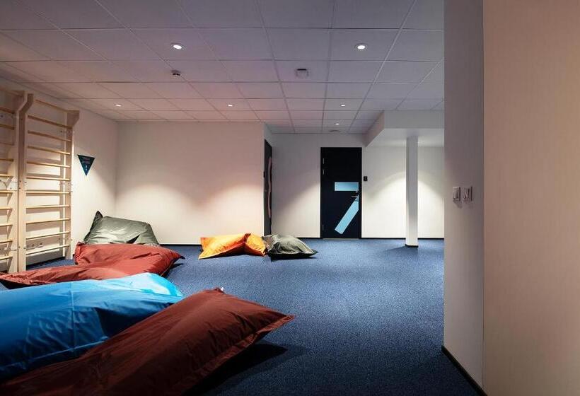 اتاق استاندارد سه نفره, Neotel