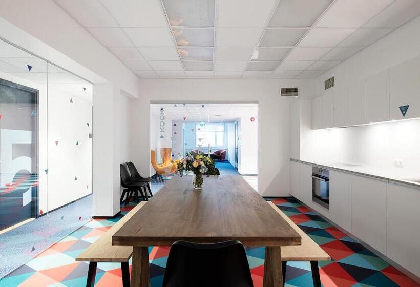 اتاق استاندارد سه نفره, Neotel