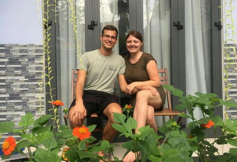 اتاق لوکس با بالکن, Cherry Garden Homestay