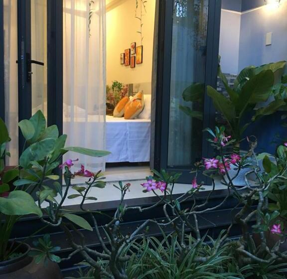 اتاق لوکس با بالکن, Cherry Garden Homestay
