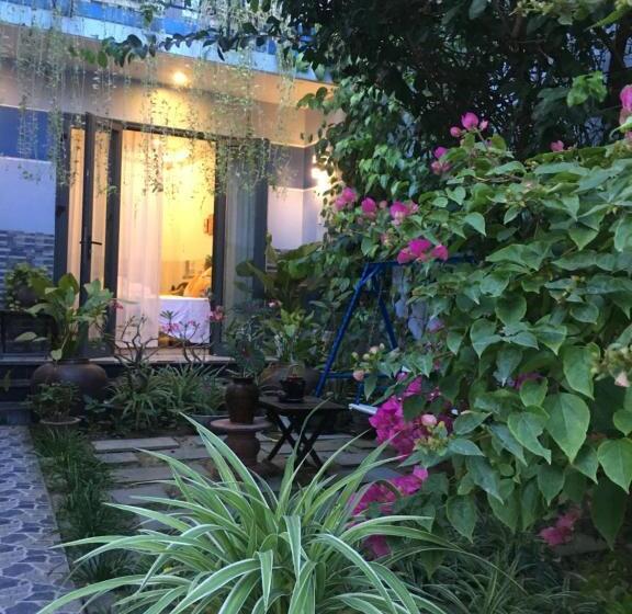 اتاق خانوادگی, Cherry Garden Homestay