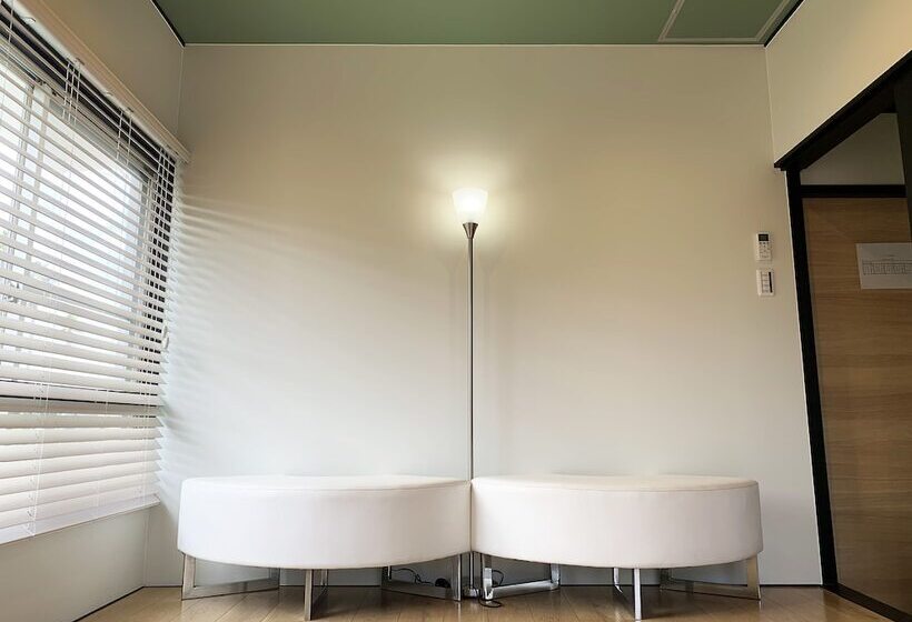 اتاق استاندارد, Cactus Inn