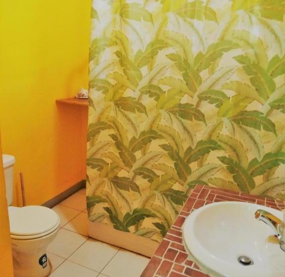 اتاق استاندارد, Toga Guest House