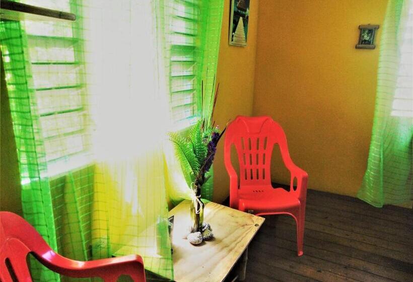 اتاق استاندارد, Toga Guest House