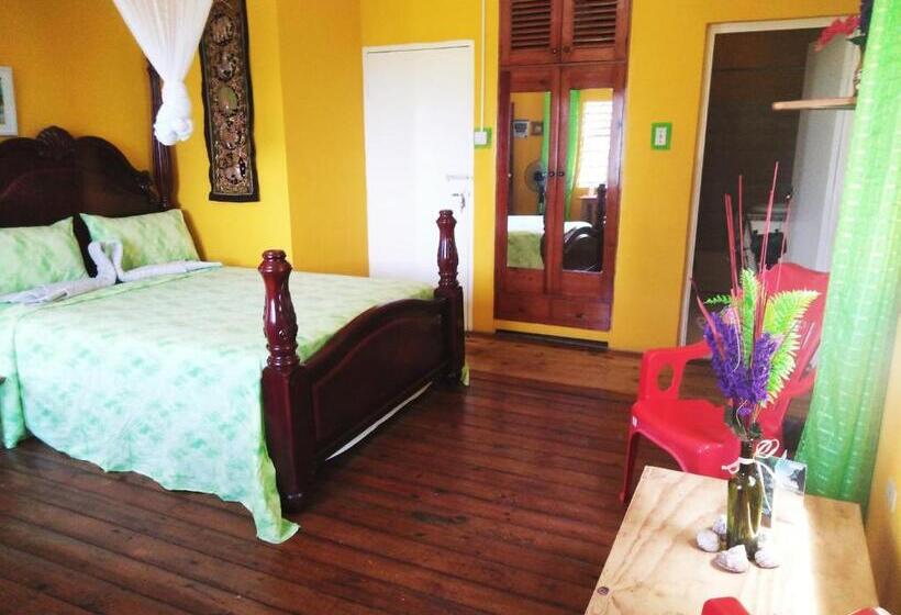 اتاق استاندارد, Toga Guest House