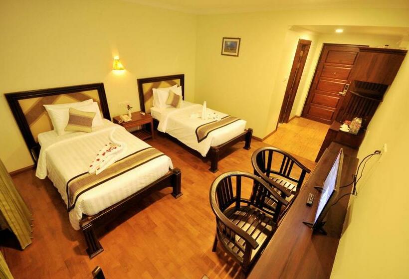 Deluxe Room with Balcony, Bagan Wynn