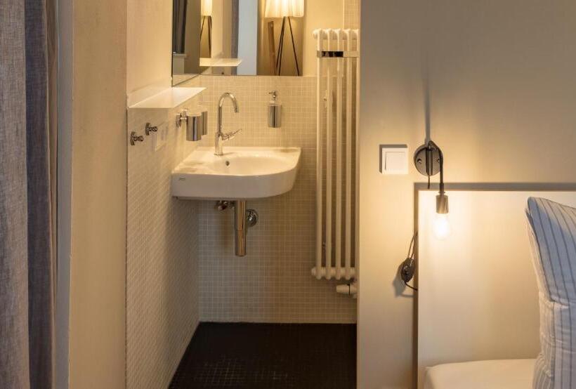 침실 1개 발코니 아파트, Schloss Prossen