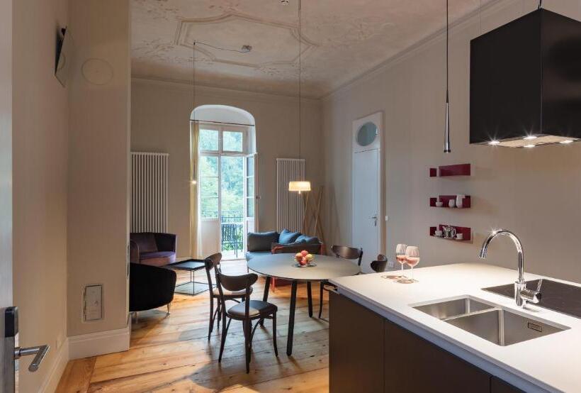 침실 1개 발코니 아파트, Schloss Prossen