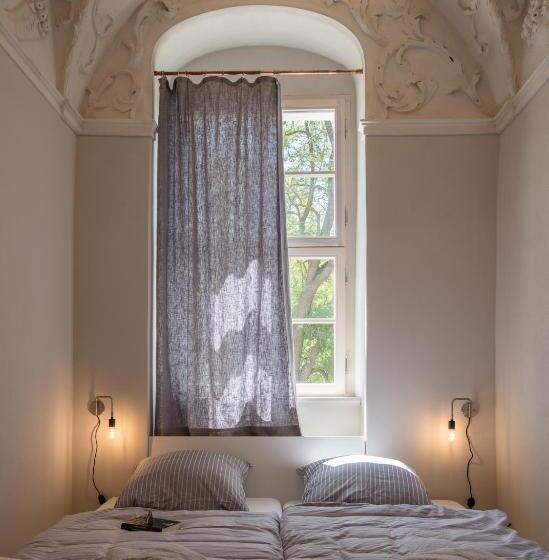 발코니가 있는 스위트, Schloss Prossen