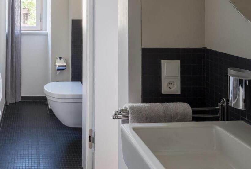 침실 3개 아파트, Schloss Prossen