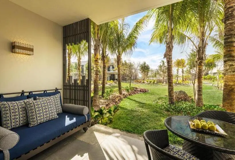 اتاق لوکس با چشم‌انداز باغ, Anantara Iko Mauritius Resort & Villas