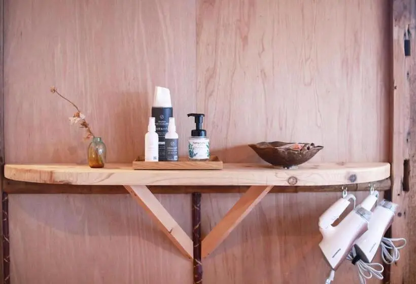 اتاق استاندارد سه تخته با سرویس بهداشتی مشترک, Atelier & Hostel Nagaisa Ura