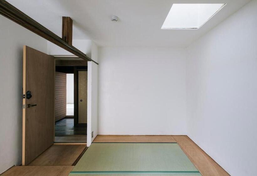Трехместный Номер Стандарт Совместная Ванная, Atelier & Hostel Nagaisa Ura