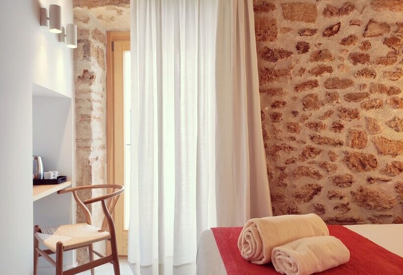 주니어 스위트, Ara Alcudia