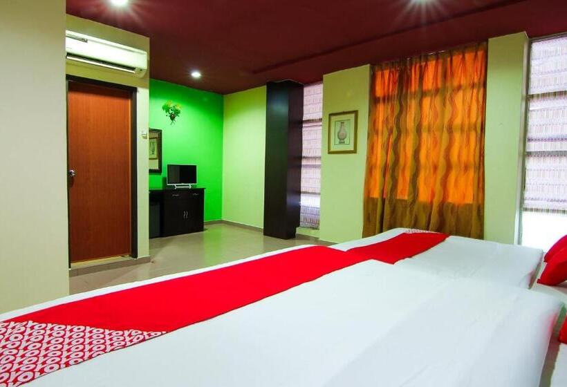 سوییت خانوادگی, Oyo 43962 Ezzy In
