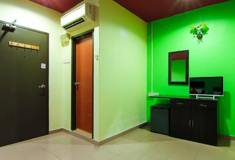 Familie Suite, Oyo 43962 Ezzy In