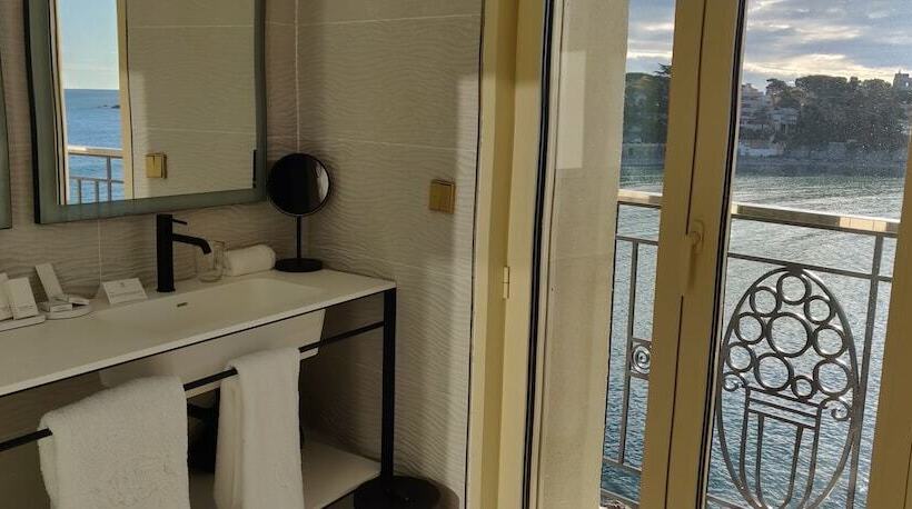 غرفة سوبيريور مطلّة علي البحر, Splendid Hôtel & Spa