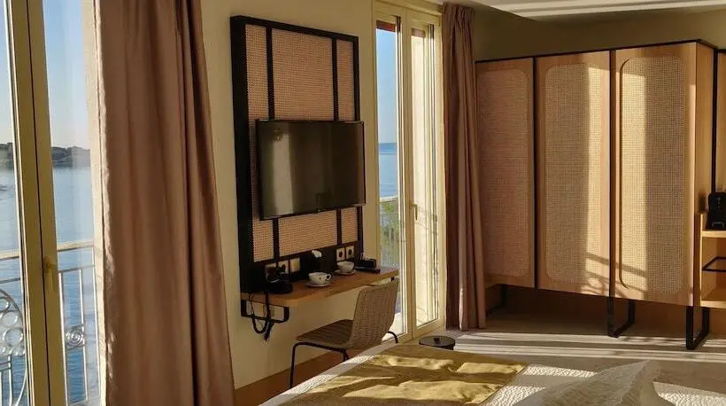 オーシャンビュースーペリアールーム, Splendid Hôtel & Spa