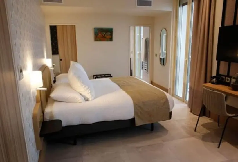 オーシャンビュースーペリアールーム, Splendid Hôtel & Spa