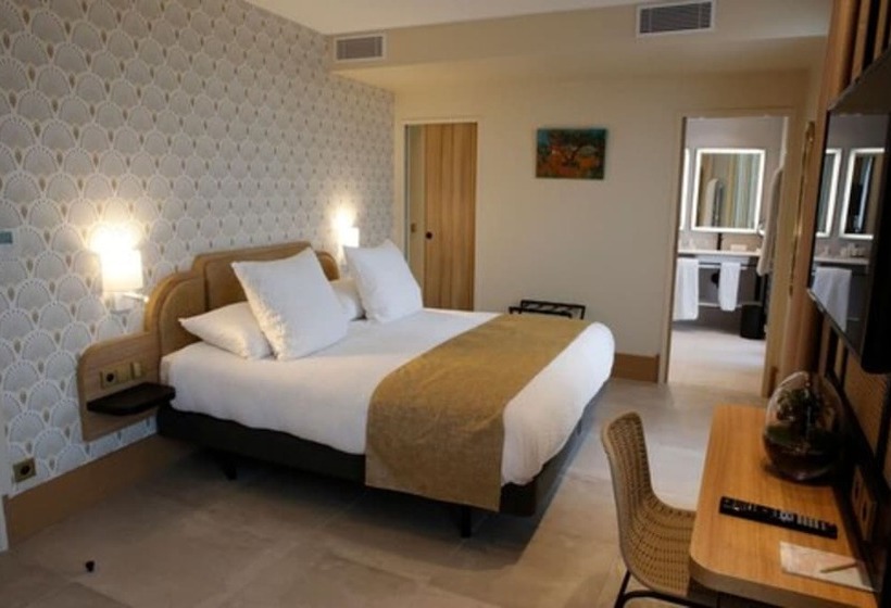 オーシャンビュースーペリアールーム, Splendid Hôtel & Spa