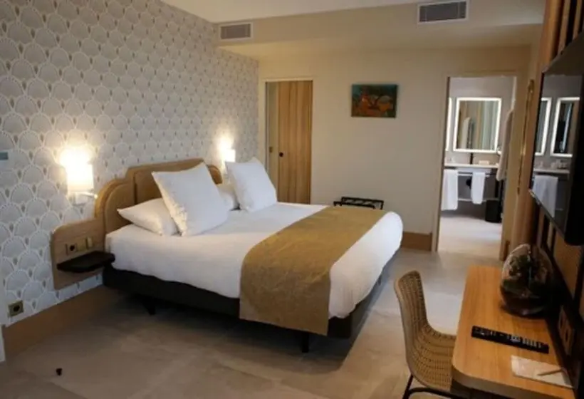 オーシャンビュースーペリアールーム, Splendid Hôtel & Spa