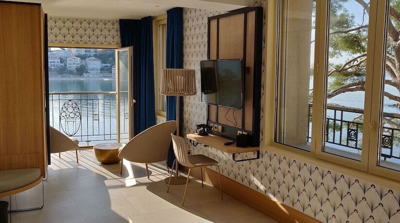 オーシャンビュースーペリアールーム, Splendid Hôtel & Spa