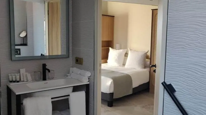 オーシャンビューのデラックストリプルルーム, Splendid Hôtel & Spa