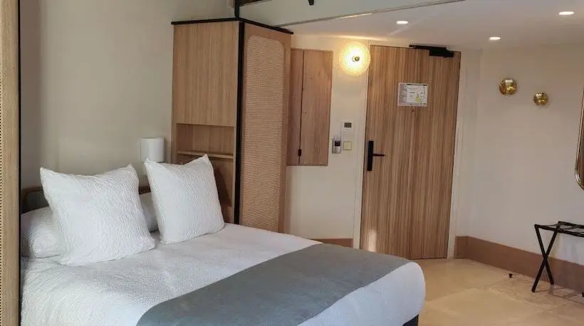 オーシャンビューのデラックストリプルルーム, Splendid Hôtel & Spa
