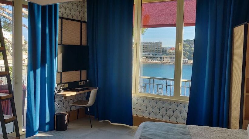 オーシャンビューのデラックストリプルルーム, Splendid Hôtel & Spa