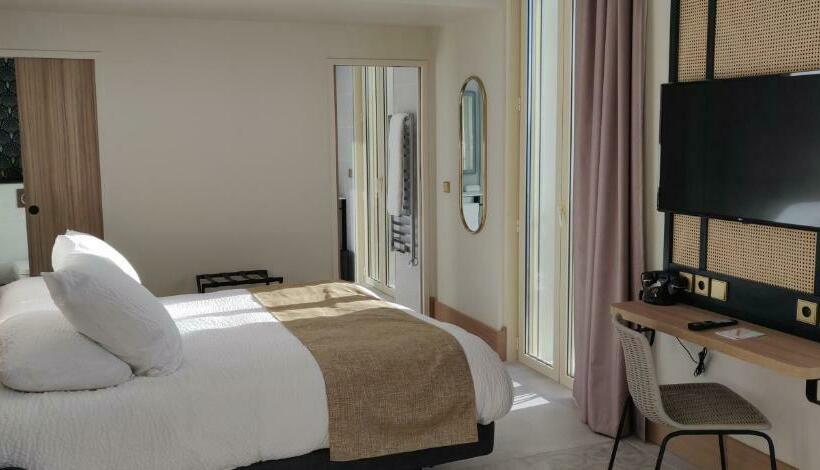 اتاق سوپریور با چشم‌انداز دریا, Splendid Hôtel & Spa