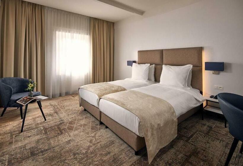 חדר סטנדרט, Van Der Valk Hotel Mechelen