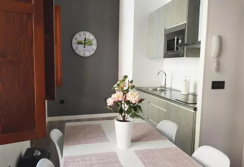 استودیوی استاندارد, Apartamentos Granada Deluxe 3000