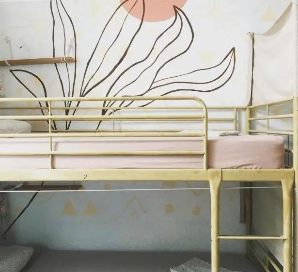 ルームシェアのワンベッド, Casa Calma Yoga Guesthouse