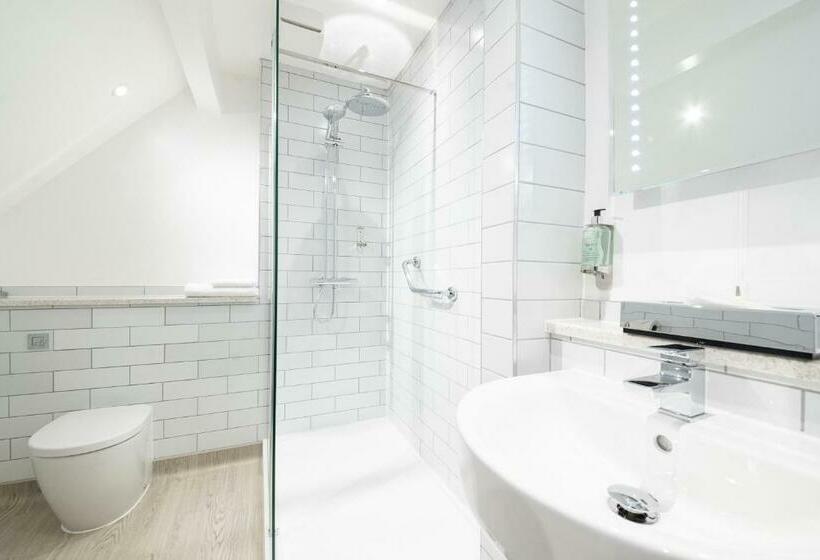 اتاق خانوادگی, The Pine Marten By Innkeeper S Collection