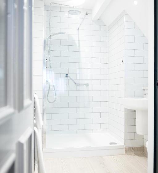 اتاق خانوادگی, The Pine Marten By Innkeeper S Collection