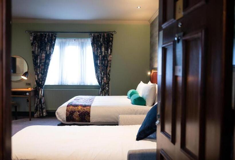 اتاق خانوادگی, The Pine Marten By Innkeeper S Collection