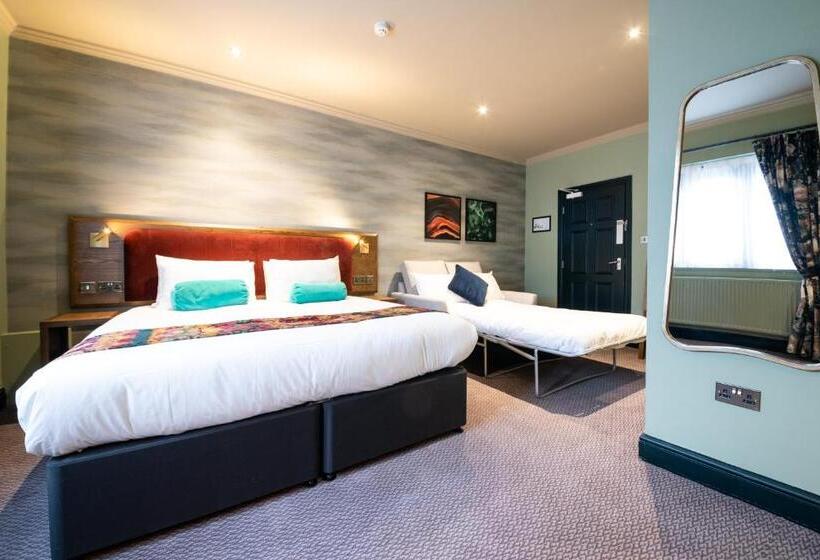 اتاق خانوادگی, The Pine Marten By Innkeeper S Collection