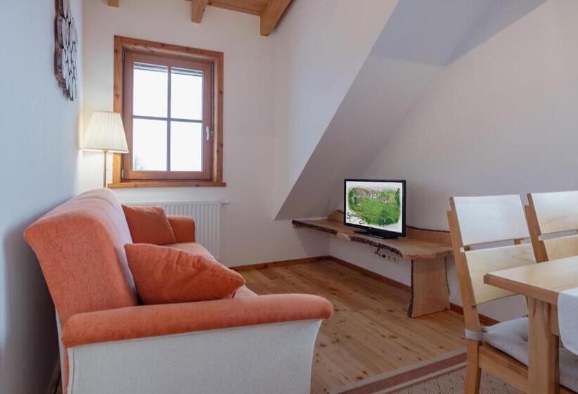 Апартаменты 2 Спальни с Балконом, Schullerhof